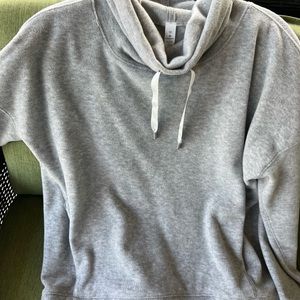 Lululemon pullover very soft material never worn